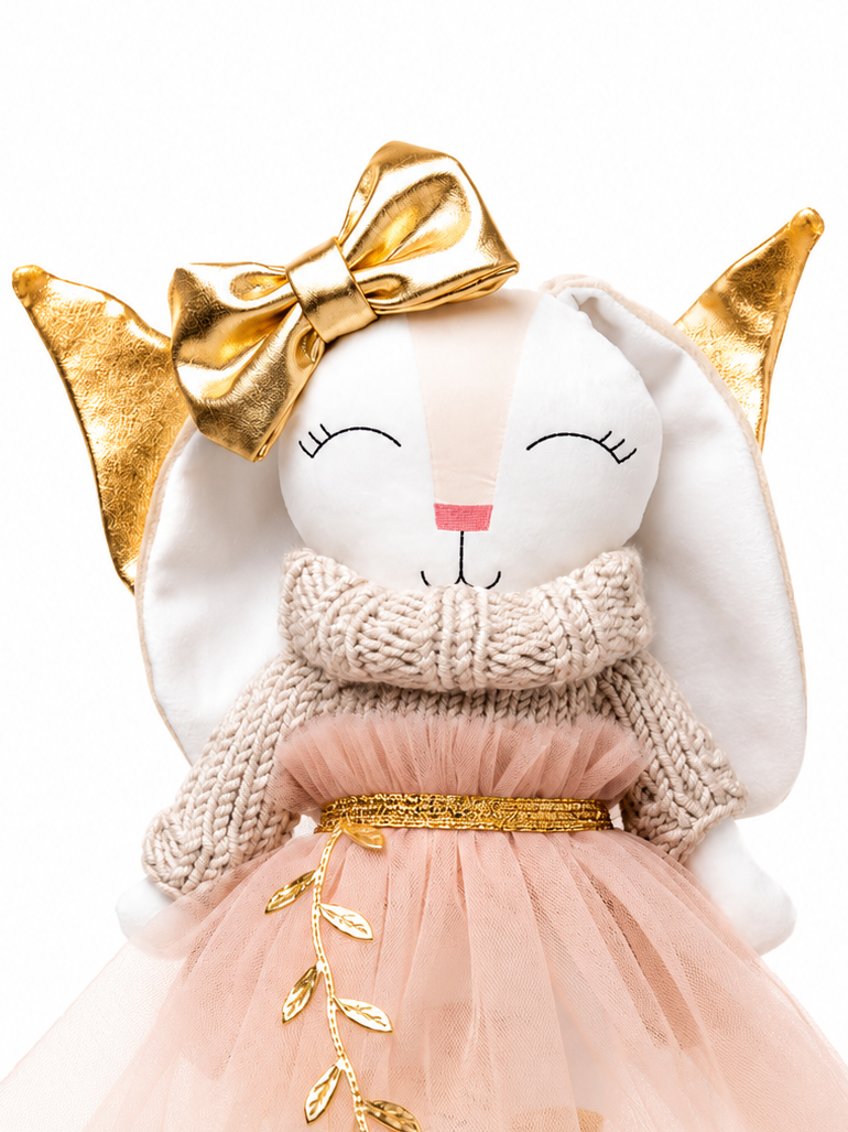 Hada Minono Beige con Suéter Tejido – 30 cm